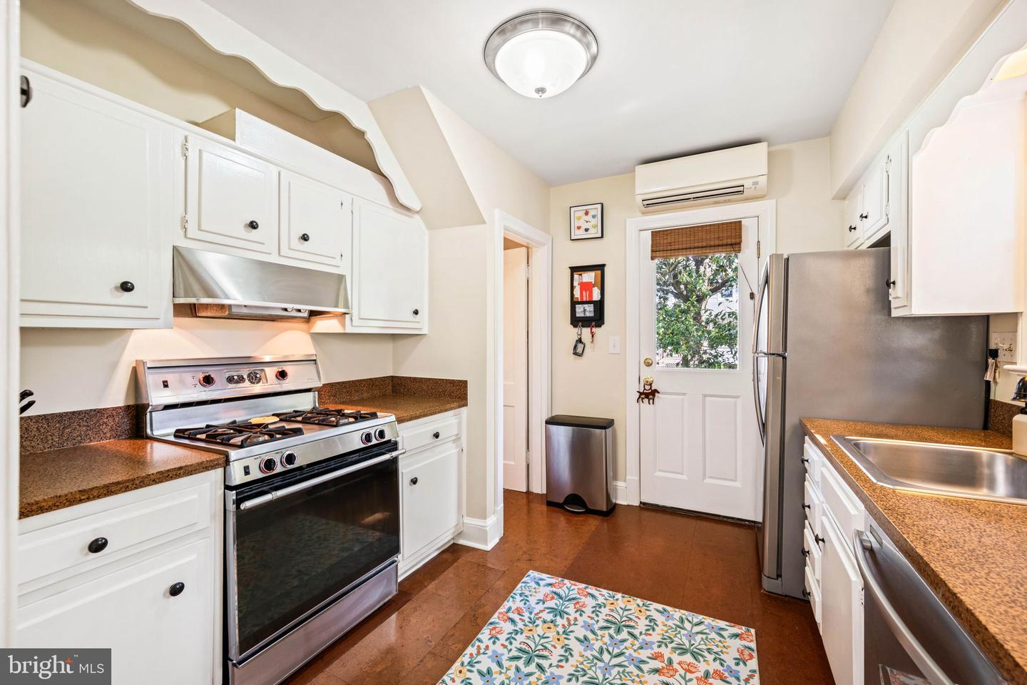 13 W MASONIC VIEW AVE, ALEXANDRIA, Virginia 22301, 4 Bedrooms Bedrooms, ,3 BathroomsBathrooms,Residential,For sale,13 W MASONIC VIEW AVE,VAAX2045066 MLS # VAAX2045066