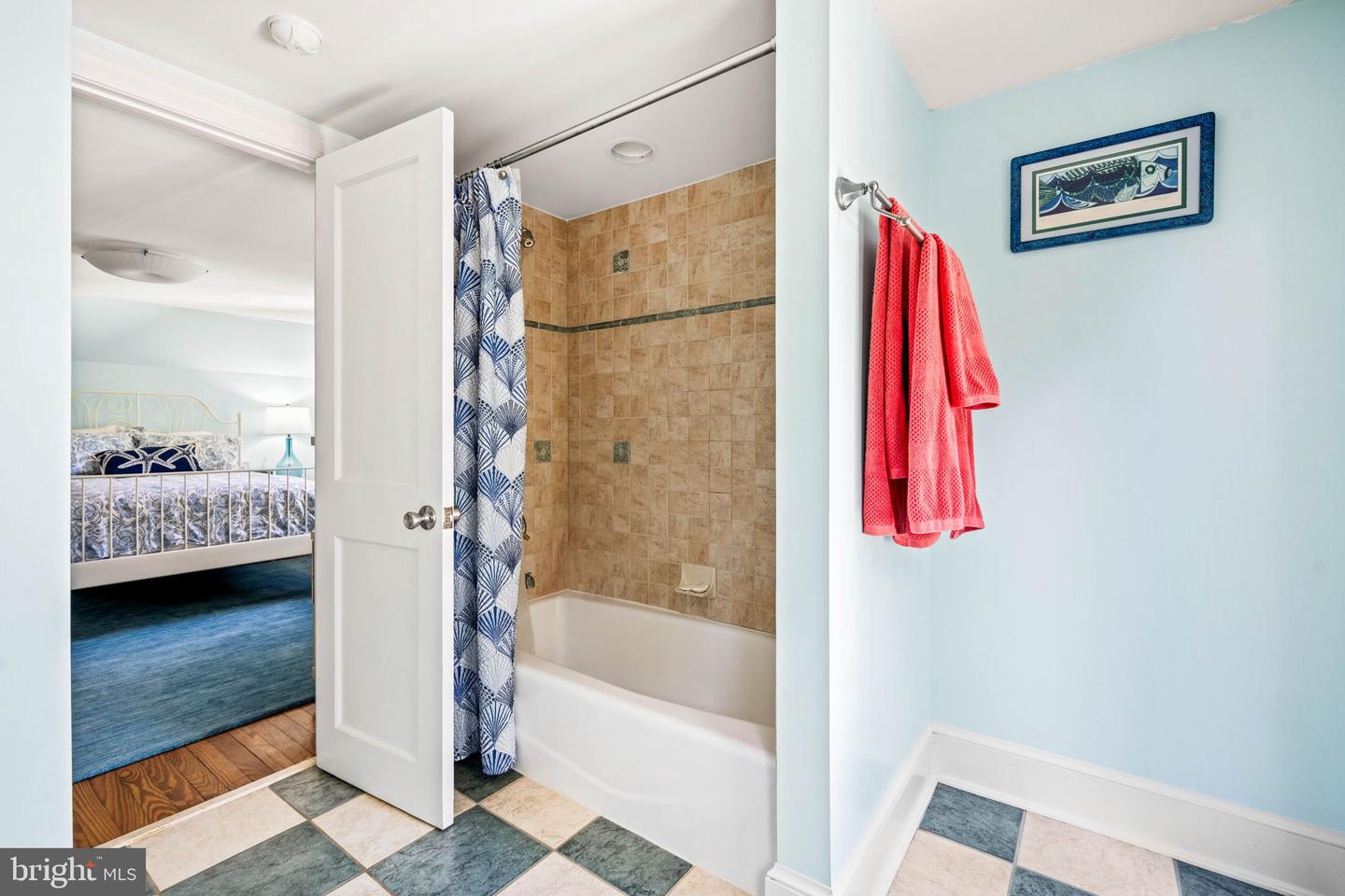 13 W MASONIC VIEW AVE, ALEXANDRIA, Virginia 22301, 4 Bedrooms Bedrooms, ,3 BathroomsBathrooms,Residential,For sale,13 W MASONIC VIEW AVE,VAAX2045066 MLS # VAAX2045066