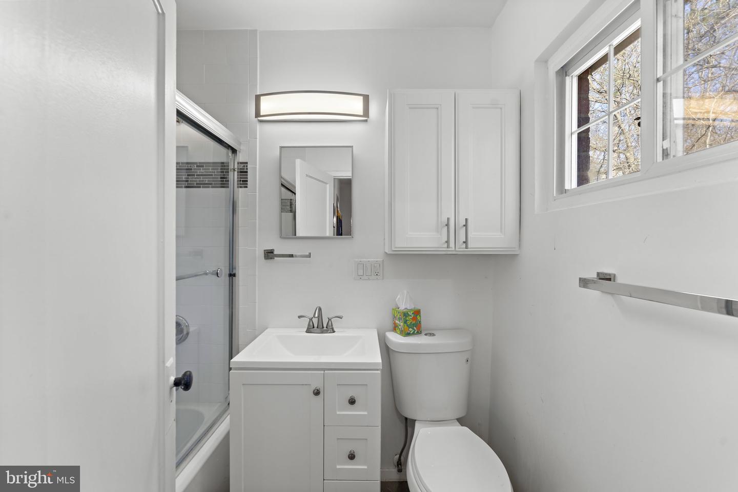3327 VALLEY DR #702, ALEXANDRIA, Virginia 22302, 2 Bedrooms Bedrooms, ,1 BathroomBathrooms,Residential,For sale,3327 VALLEY DR #702,VAAX2045090 MLS # VAAX2045090