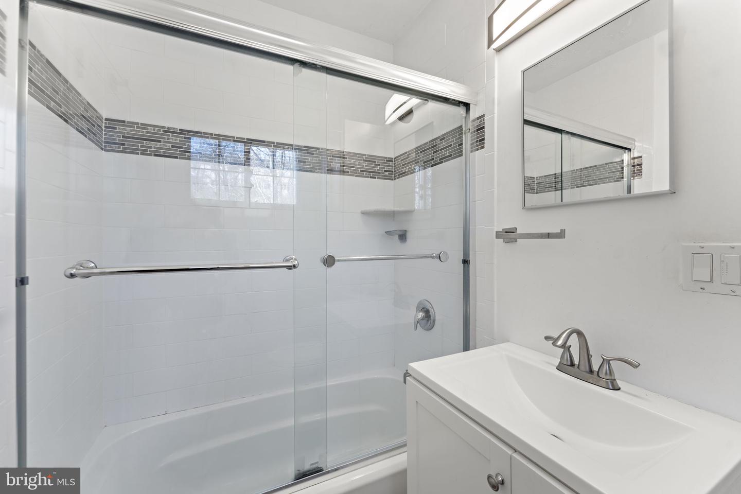 3327 VALLEY DR #702, ALEXANDRIA, Virginia 22302, 2 Bedrooms Bedrooms, ,1 BathroomBathrooms,Residential,For sale,3327 VALLEY DR #702,VAAX2045090 MLS # VAAX2045090