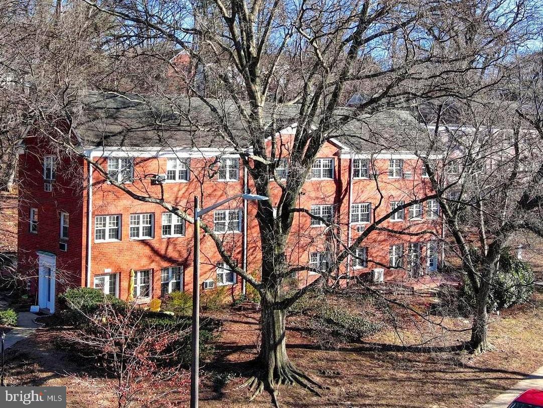 3327 VALLEY DR #702, ALEXANDRIA, Virginia 22302, 2 Bedrooms Bedrooms, ,1 BathroomBathrooms,Residential,For sale,3327 VALLEY DR #702,VAAX2045090 MLS # VAAX2045090