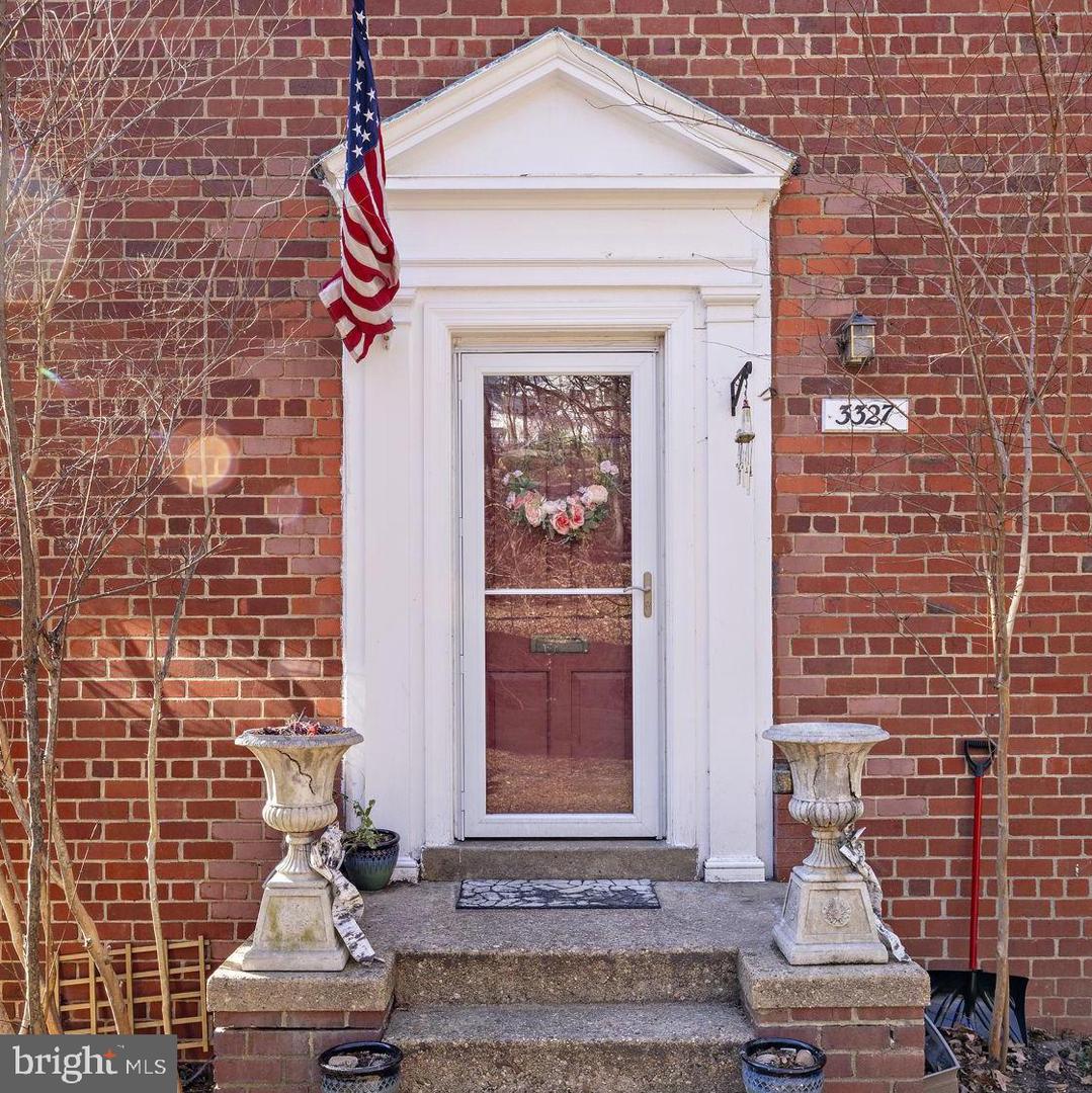 3327 VALLEY DR #702, ALEXANDRIA, Virginia 22302, 2 Bedrooms Bedrooms, ,1 BathroomBathrooms,Residential,For sale,3327 VALLEY DR #702,VAAX2045090 MLS # VAAX2045090