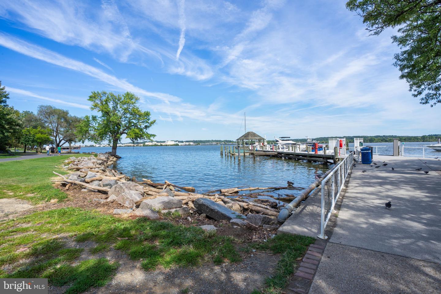 3327 VALLEY DR #702, ALEXANDRIA, Virginia 22302, 2 Bedrooms Bedrooms, ,1 BathroomBathrooms,Residential,For sale,3327 VALLEY DR #702,VAAX2045090 MLS # VAAX2045090