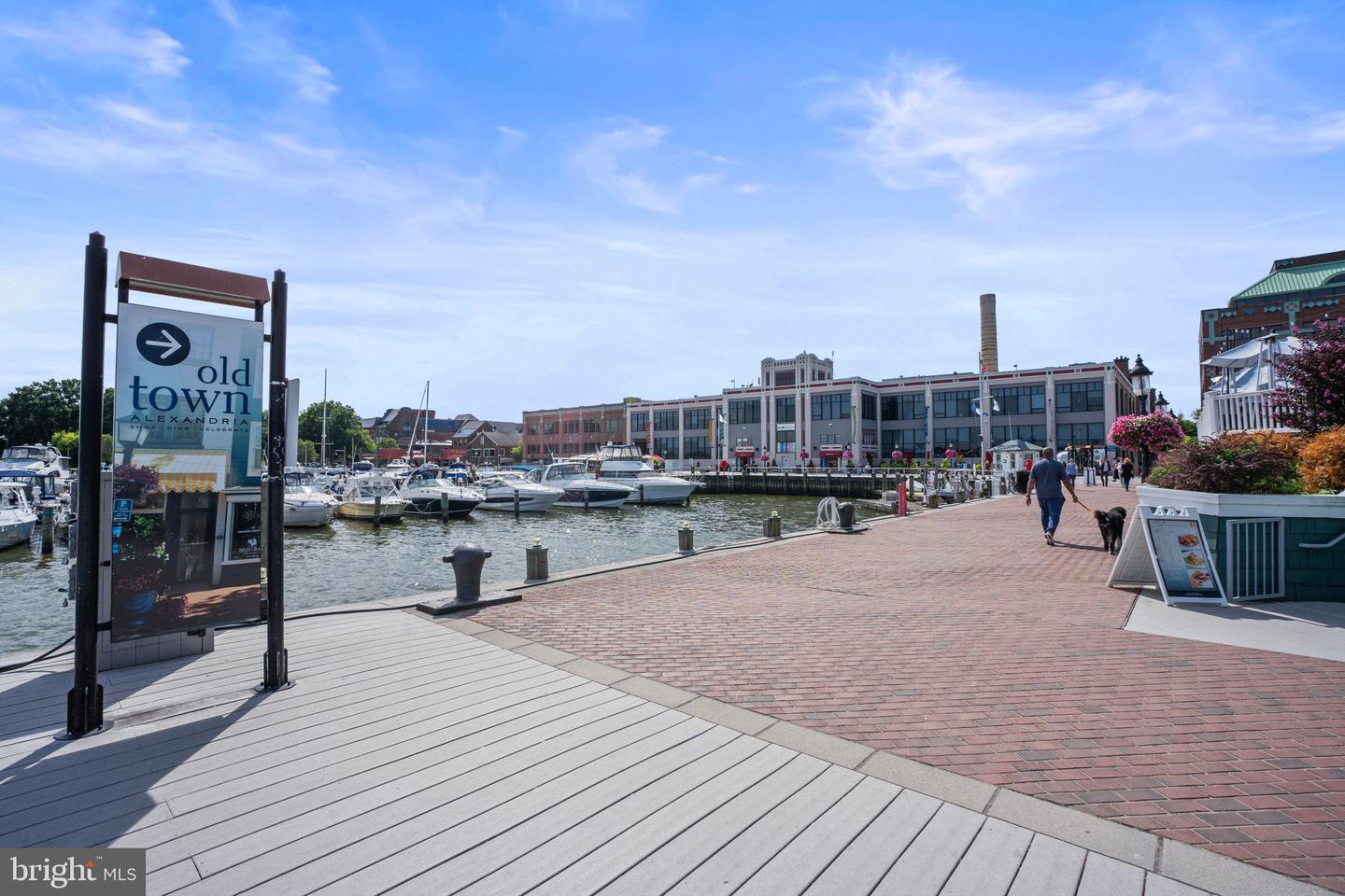 3327 VALLEY DR #702, ALEXANDRIA, Virginia 22302, 2 Bedrooms Bedrooms, ,1 BathroomBathrooms,Residential,For sale,3327 VALLEY DR #702,VAAX2045090 MLS # VAAX2045090