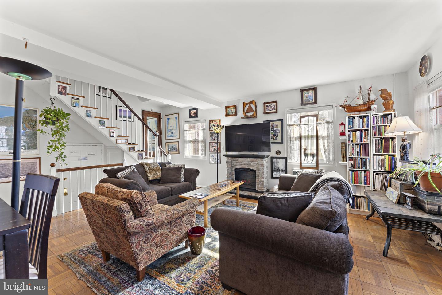 3327 VALLEY DR #702, ALEXANDRIA, Virginia 22302, 2 Bedrooms Bedrooms, ,1 BathroomBathrooms,Residential,For sale,3327 VALLEY DR #702,VAAX2045090 MLS # VAAX2045090
