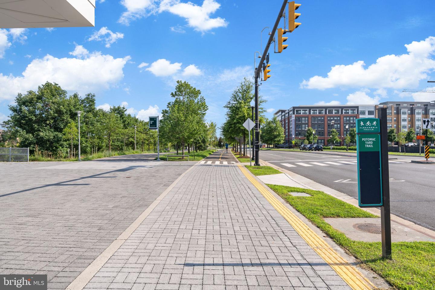 3327 VALLEY DR #702, ALEXANDRIA, Virginia 22302, 2 Bedrooms Bedrooms, ,1 BathroomBathrooms,Residential,For sale,3327 VALLEY DR #702,VAAX2045090 MLS # VAAX2045090