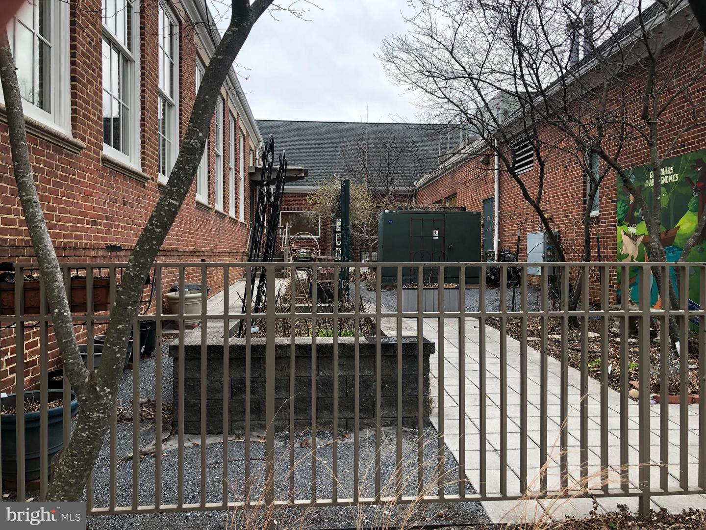 3327 VALLEY DR #702, ALEXANDRIA, Virginia 22302, 2 Bedrooms Bedrooms, ,1 BathroomBathrooms,Residential,For sale,3327 VALLEY DR #702,VAAX2045090 MLS # VAAX2045090