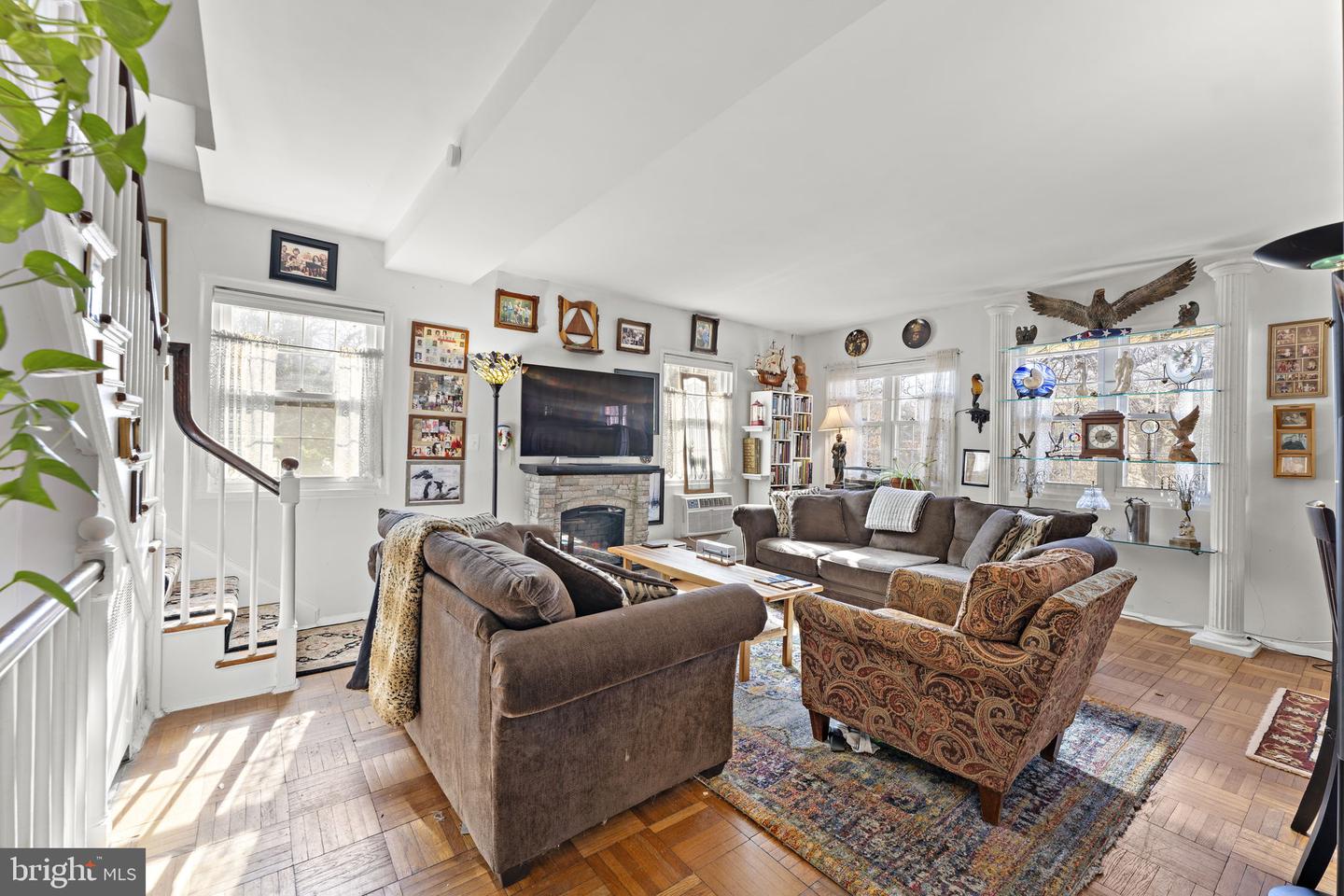 3327 VALLEY DR #702, ALEXANDRIA, Virginia 22302, 2 Bedrooms Bedrooms, ,1 BathroomBathrooms,Residential,For sale,3327 VALLEY DR #702,VAAX2045090 MLS # VAAX2045090