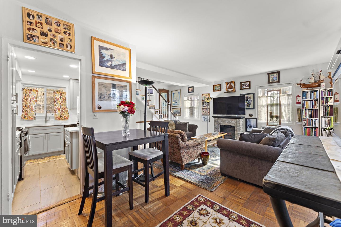 3327 VALLEY DR #702, ALEXANDRIA, Virginia 22302, 2 Bedrooms Bedrooms, ,1 BathroomBathrooms,Residential,For sale,3327 VALLEY DR #702,VAAX2045090 MLS # VAAX2045090