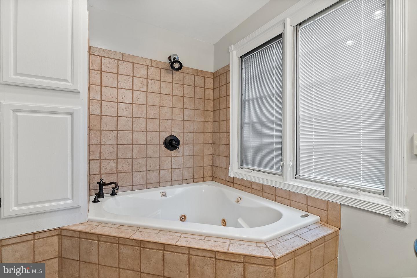 5286 MAIN ST, STEPHENS CITY, Virginia 22655, 3 Bedrooms Bedrooms, ,2 BathroomsBathrooms,Residential,For sale,5286 MAIN ST,VAFV2033994 MLS # VAFV2033994