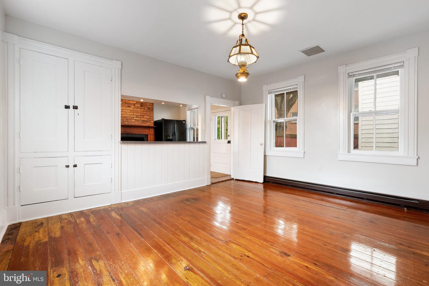 5286 MAIN ST, STEPHENS CITY, Virginia 22655, 3 Bedrooms Bedrooms, ,2 BathroomsBathrooms,Residential,For sale,5286 MAIN ST,VAFV2033994 MLS # VAFV2033994