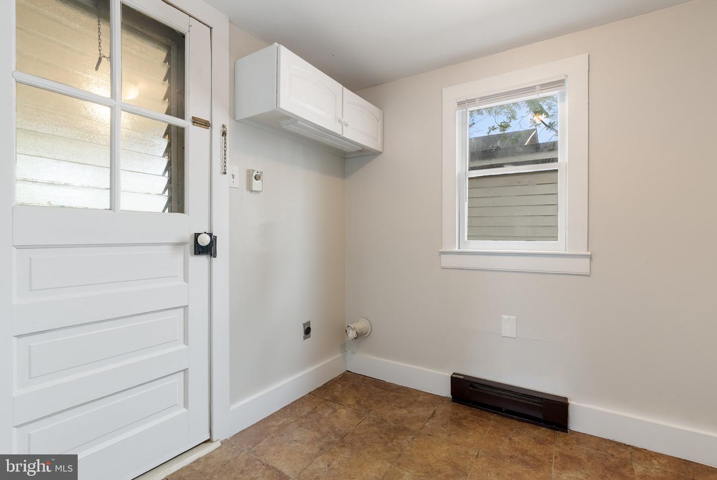 5286 MAIN ST, STEPHENS CITY, Virginia 22655, 3 Bedrooms Bedrooms, ,2 BathroomsBathrooms,Residential,For sale,5286 MAIN ST,VAFV2033994 MLS # VAFV2033994