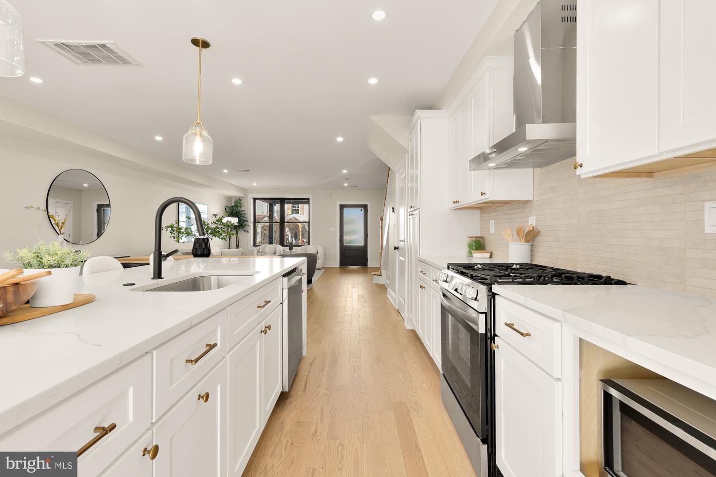 1414 PARKWOOD PL NW, WASHINGTON, District Of Columbia 20010, 4 Bedrooms Bedrooms, ,3 BathroomsBathrooms,Residential,For sale,1414 PARKWOOD PL NW,DCDC2199490 MLS # DCDC2199490