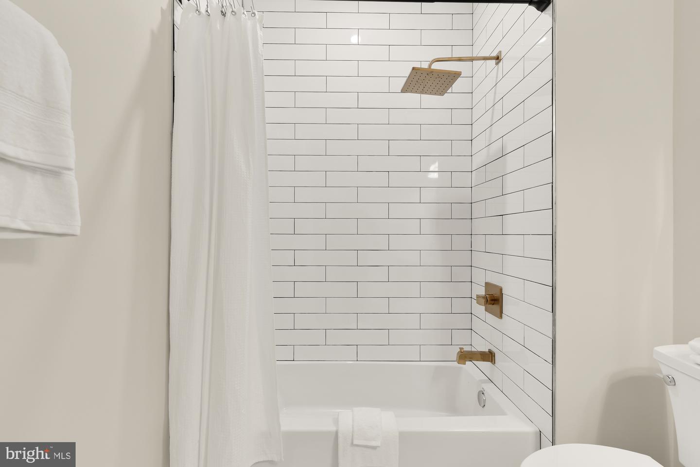 1414 PARKWOOD PL NW, WASHINGTON, District Of Columbia 20010, 4 Bedrooms Bedrooms, ,3 BathroomsBathrooms,Residential,For sale,1414 PARKWOOD PL NW,DCDC2199490 MLS # DCDC2199490
