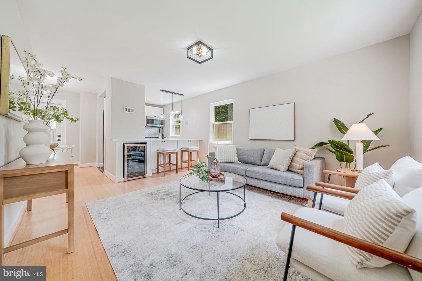 841 S IRVING ST, ARLINGTON, Virginia 22204, 2 Bedrooms Bedrooms, ,1 BathroomBathrooms,Residential,For sale,841 S IRVING ST,VAAR2057158 MLS # VAAR2057158