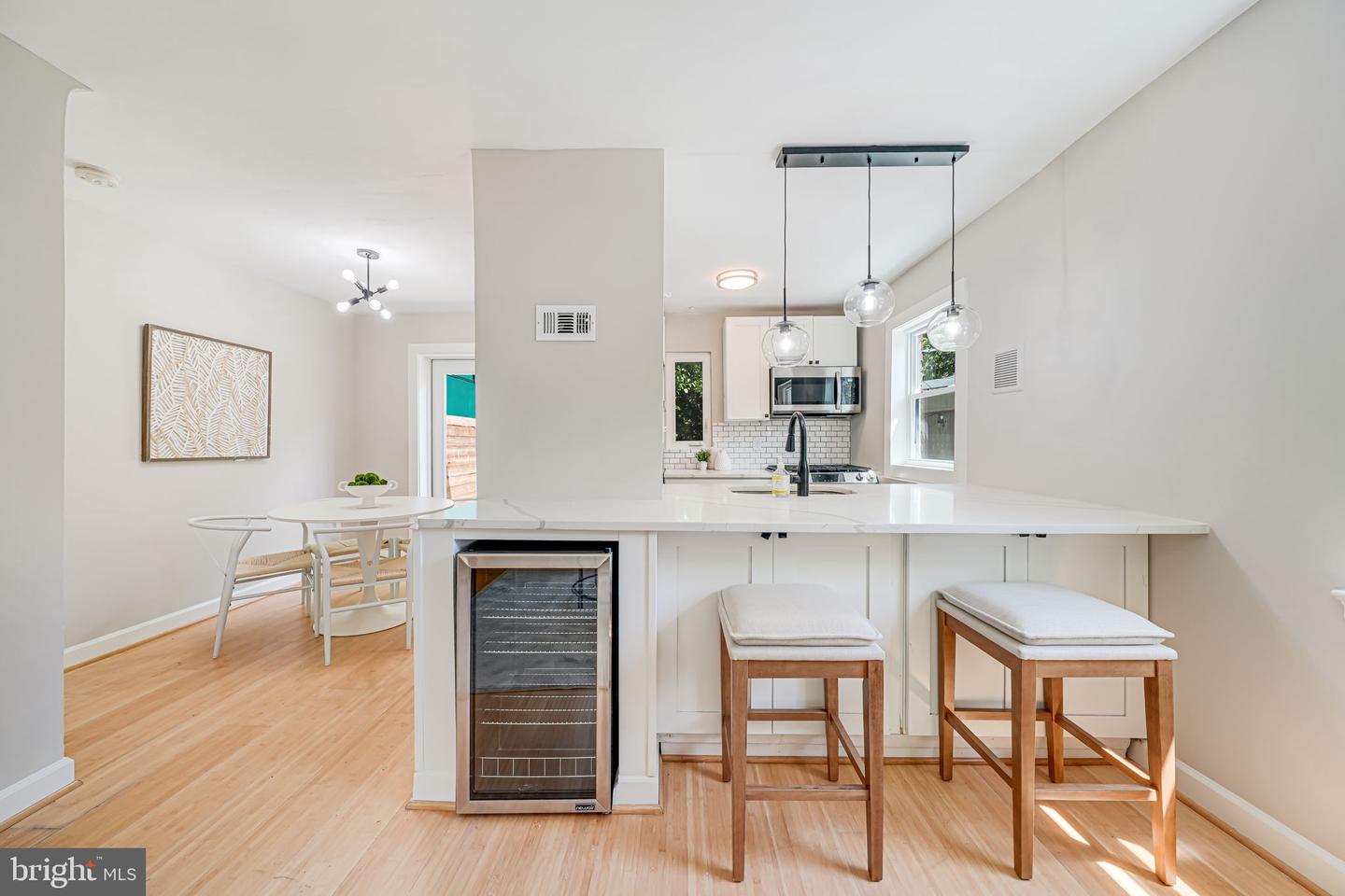 841 S IRVING ST, ARLINGTON, Virginia 22204, 2 Bedrooms Bedrooms, ,1 BathroomBathrooms,Residential,For sale,841 S IRVING ST,VAAR2057158 MLS # VAAR2057158