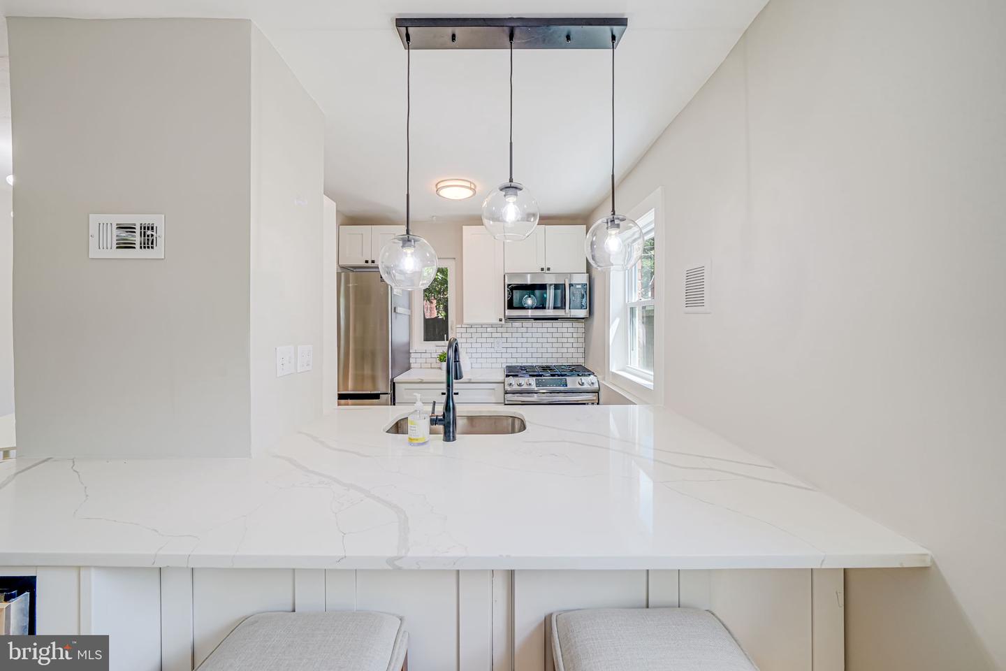 841 S IRVING ST, ARLINGTON, Virginia 22204, 2 Bedrooms Bedrooms, ,1 BathroomBathrooms,Residential,For sale,841 S IRVING ST,VAAR2057158 MLS # VAAR2057158