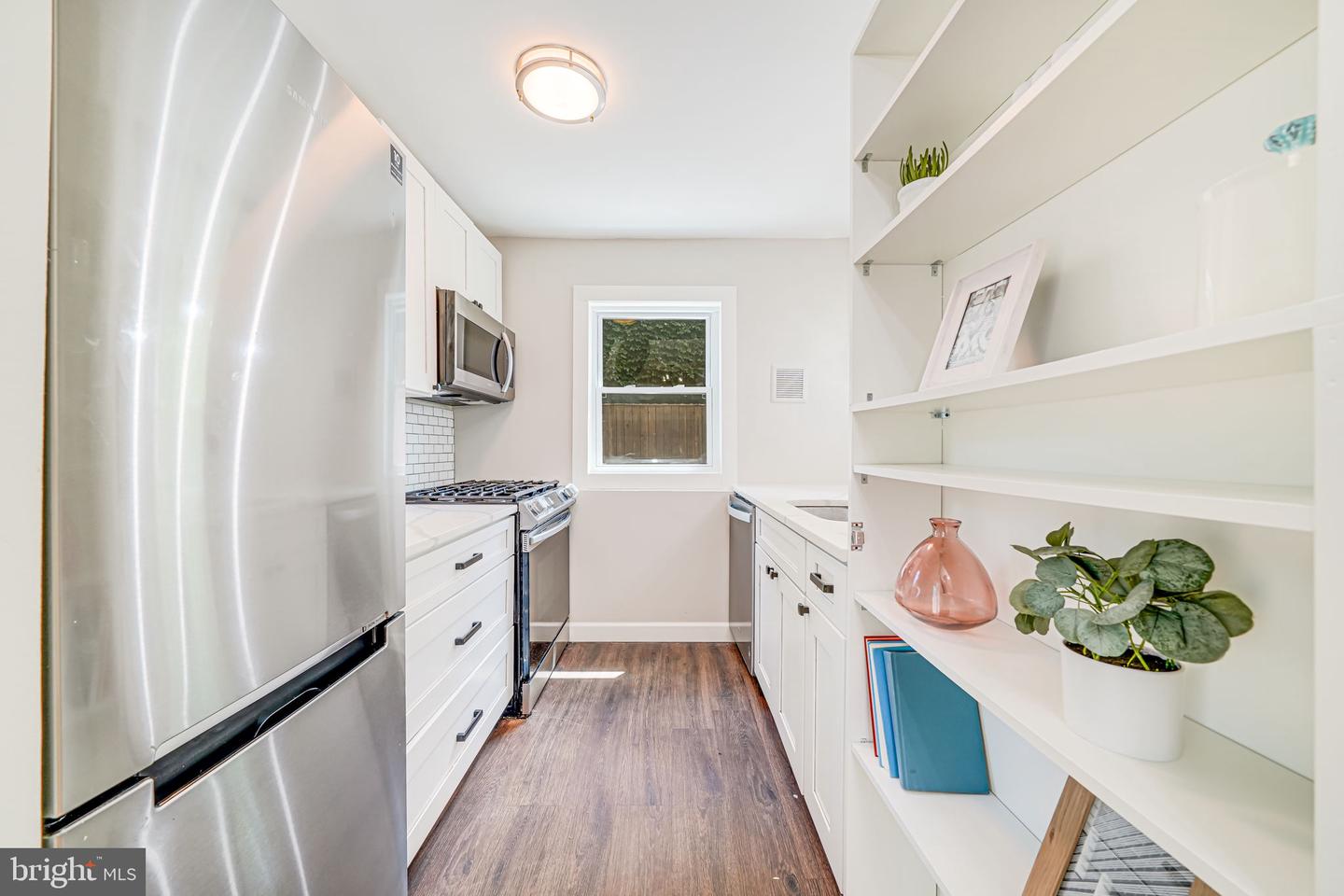 841 S IRVING ST, ARLINGTON, Virginia 22204, 2 Bedrooms Bedrooms, ,1 BathroomBathrooms,Residential,For sale,841 S IRVING ST,VAAR2057158 MLS # VAAR2057158