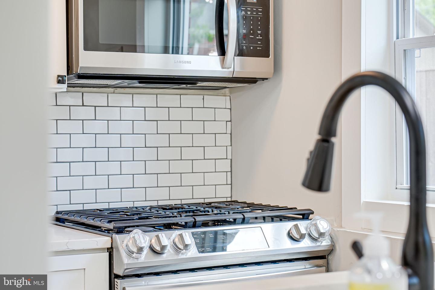841 S IRVING ST, ARLINGTON, Virginia 22204, 2 Bedrooms Bedrooms, ,1 BathroomBathrooms,Residential,For sale,841 S IRVING ST,VAAR2057158 MLS # VAAR2057158