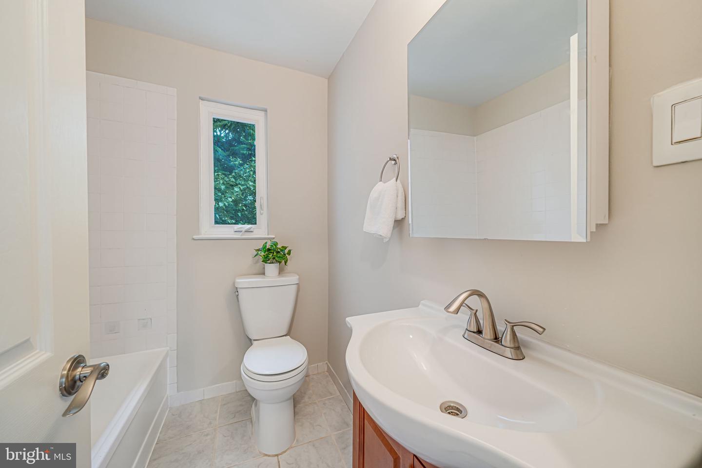 841 S IRVING ST, ARLINGTON, Virginia 22204, 2 Bedrooms Bedrooms, ,1 BathroomBathrooms,Residential,For sale,841 S IRVING ST,VAAR2057158 MLS # VAAR2057158