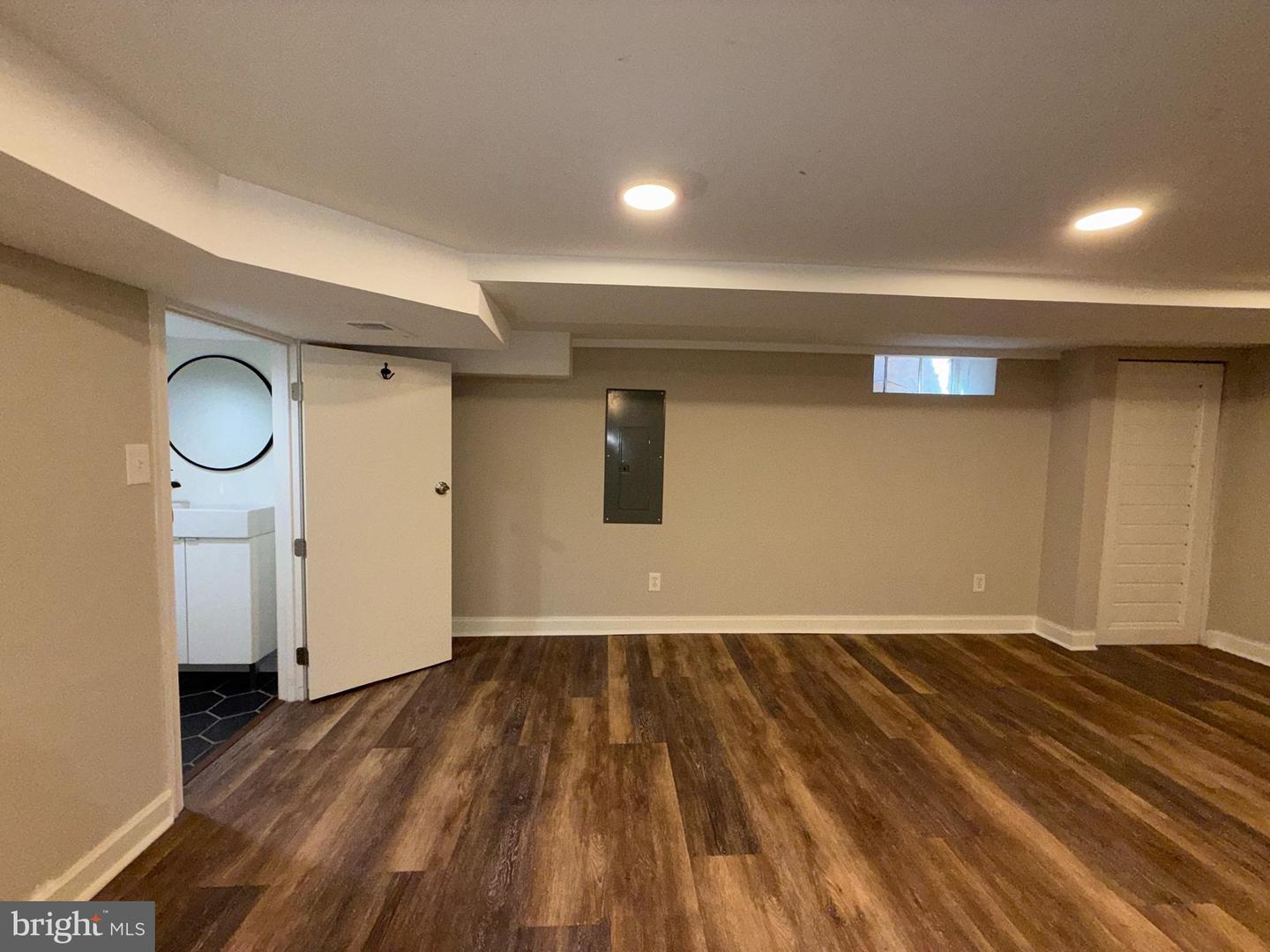 841 S IRVING ST, ARLINGTON, Virginia 22204, 2 Bedrooms Bedrooms, ,1 BathroomBathrooms,Residential,For sale,841 S IRVING ST,VAAR2057158 MLS # VAAR2057158
