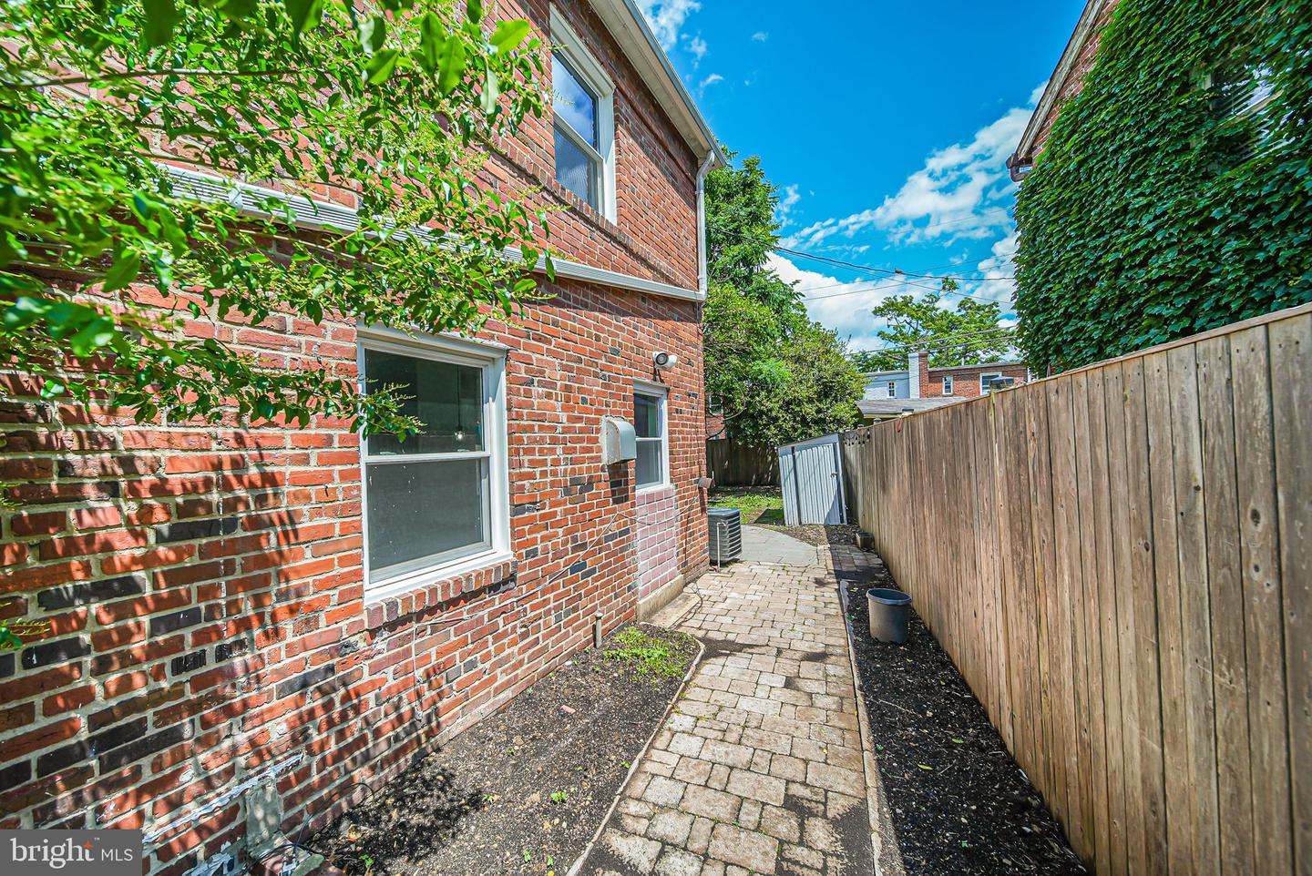 841 S IRVING ST, ARLINGTON, Virginia 22204, 2 Bedrooms Bedrooms, ,1 BathroomBathrooms,Residential,For sale,841 S IRVING ST,VAAR2057158 MLS # VAAR2057158