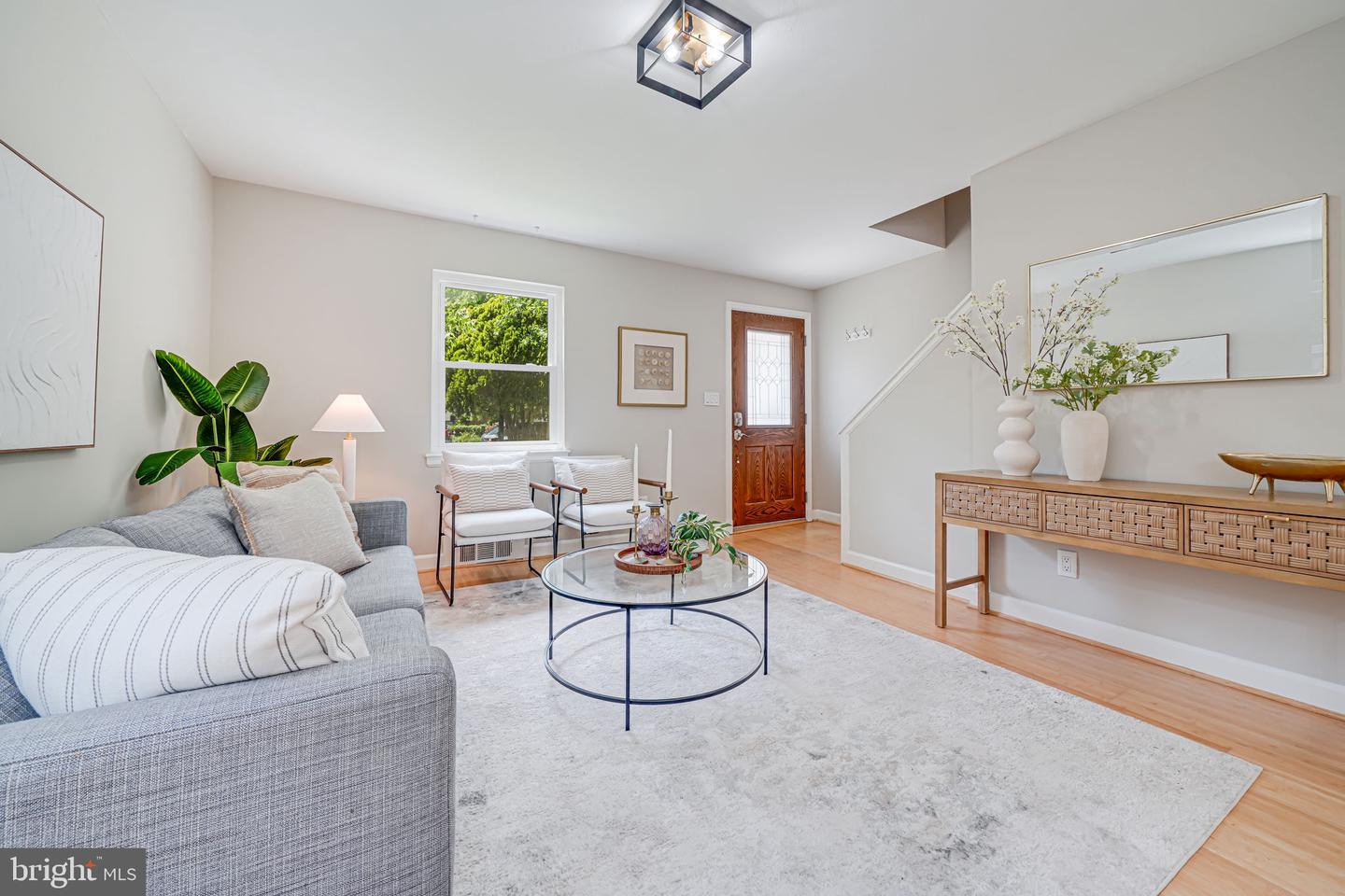 841 S IRVING ST, ARLINGTON, Virginia 22204, 2 Bedrooms Bedrooms, ,1 BathroomBathrooms,Residential,For sale,841 S IRVING ST,VAAR2057158 MLS # VAAR2057158