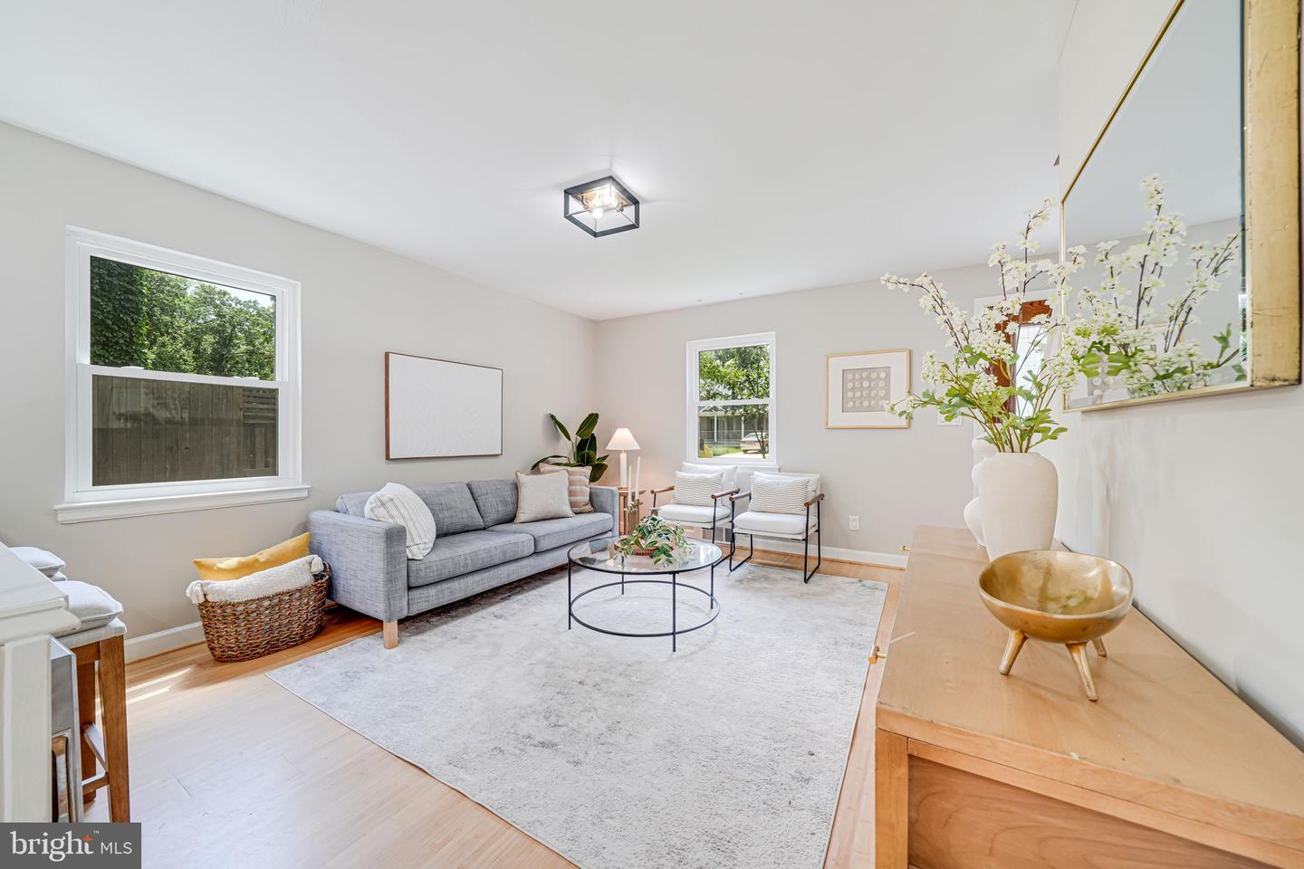 841 S IRVING ST, ARLINGTON, Virginia 22204, 2 Bedrooms Bedrooms, ,1 BathroomBathrooms,Residential,For sale,841 S IRVING ST,VAAR2057158 MLS # VAAR2057158
