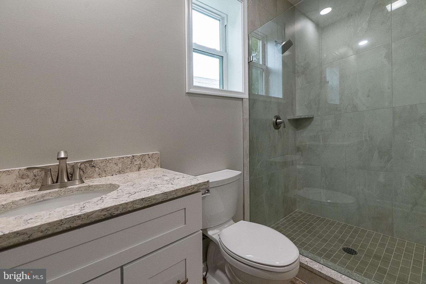 120 E MAIN ST, BOYCE, Virginia 22620, 4 Bedrooms Bedrooms, 10 Rooms Rooms,3 BathroomsBathrooms,Residential,For sale,120 E MAIN ST,VACL2003718 MLS # VACL2003718