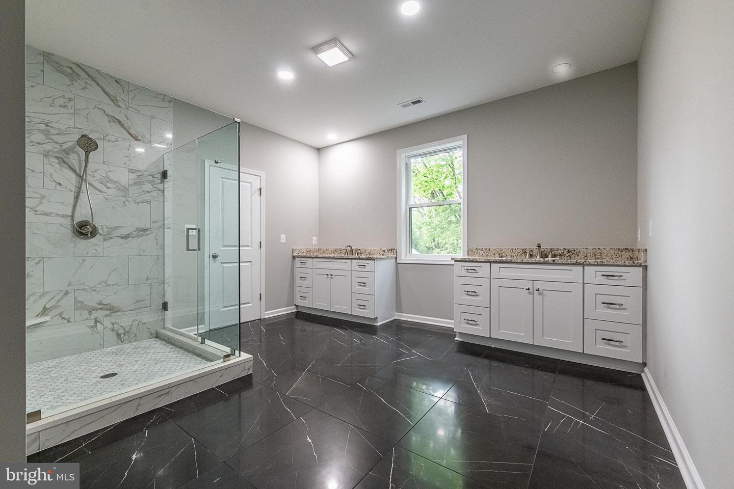 120 E MAIN ST, BOYCE, Virginia 22620, 4 Bedrooms Bedrooms, 10 Rooms Rooms,3 BathroomsBathrooms,Residential,For sale,120 E MAIN ST,VACL2003718 MLS # VACL2003718