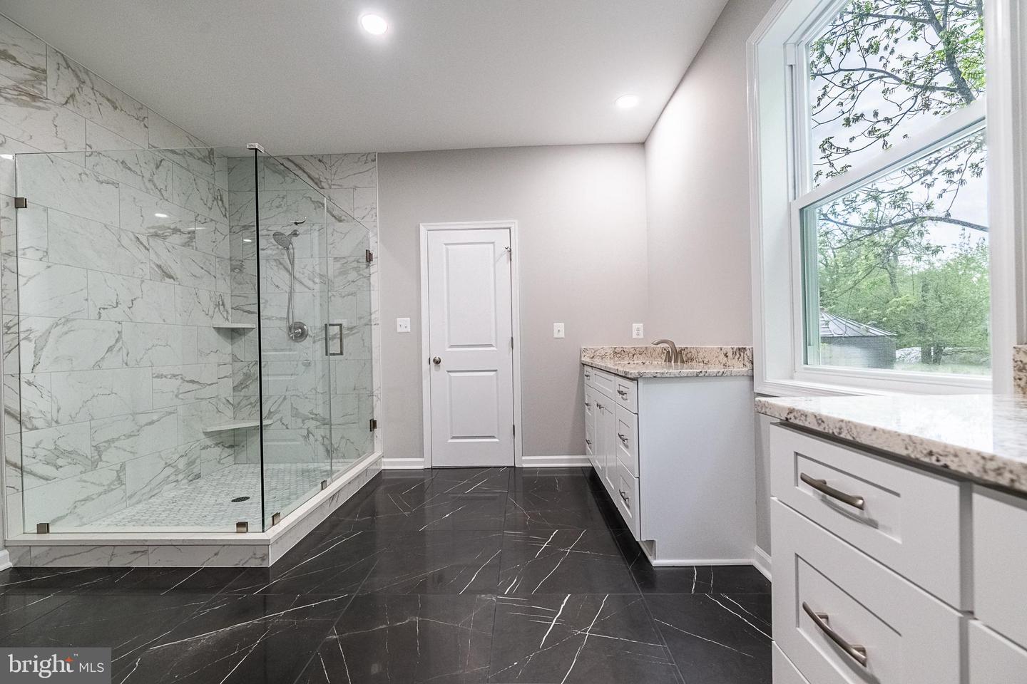 120 E MAIN ST, BOYCE, Virginia 22620, 4 Bedrooms Bedrooms, 10 Rooms Rooms,3 BathroomsBathrooms,Residential,For sale,120 E MAIN ST,VACL2003718 MLS # VACL2003718