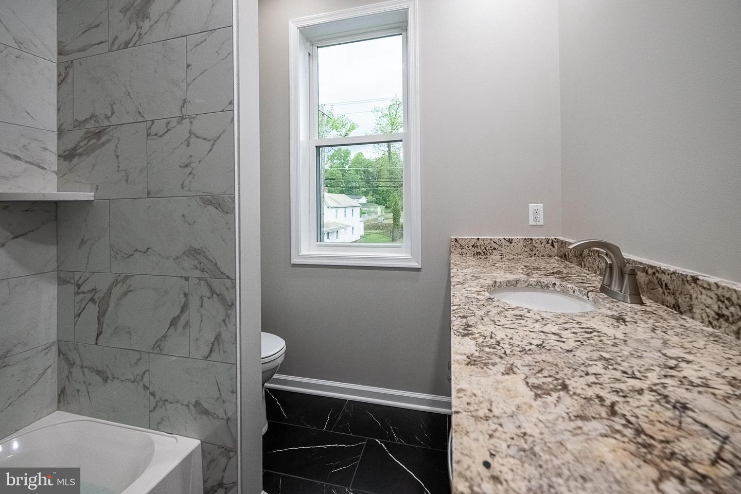 120 E MAIN ST, BOYCE, Virginia 22620, 4 Bedrooms Bedrooms, 10 Rooms Rooms,3 BathroomsBathrooms,Residential,For sale,120 E MAIN ST,VACL2003718 MLS # VACL2003718