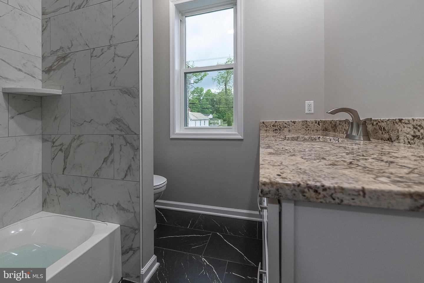 120 E MAIN ST, BOYCE, Virginia 22620, 4 Bedrooms Bedrooms, 10 Rooms Rooms,3 BathroomsBathrooms,Residential,For sale,120 E MAIN ST,VACL2003718 MLS # VACL2003718
