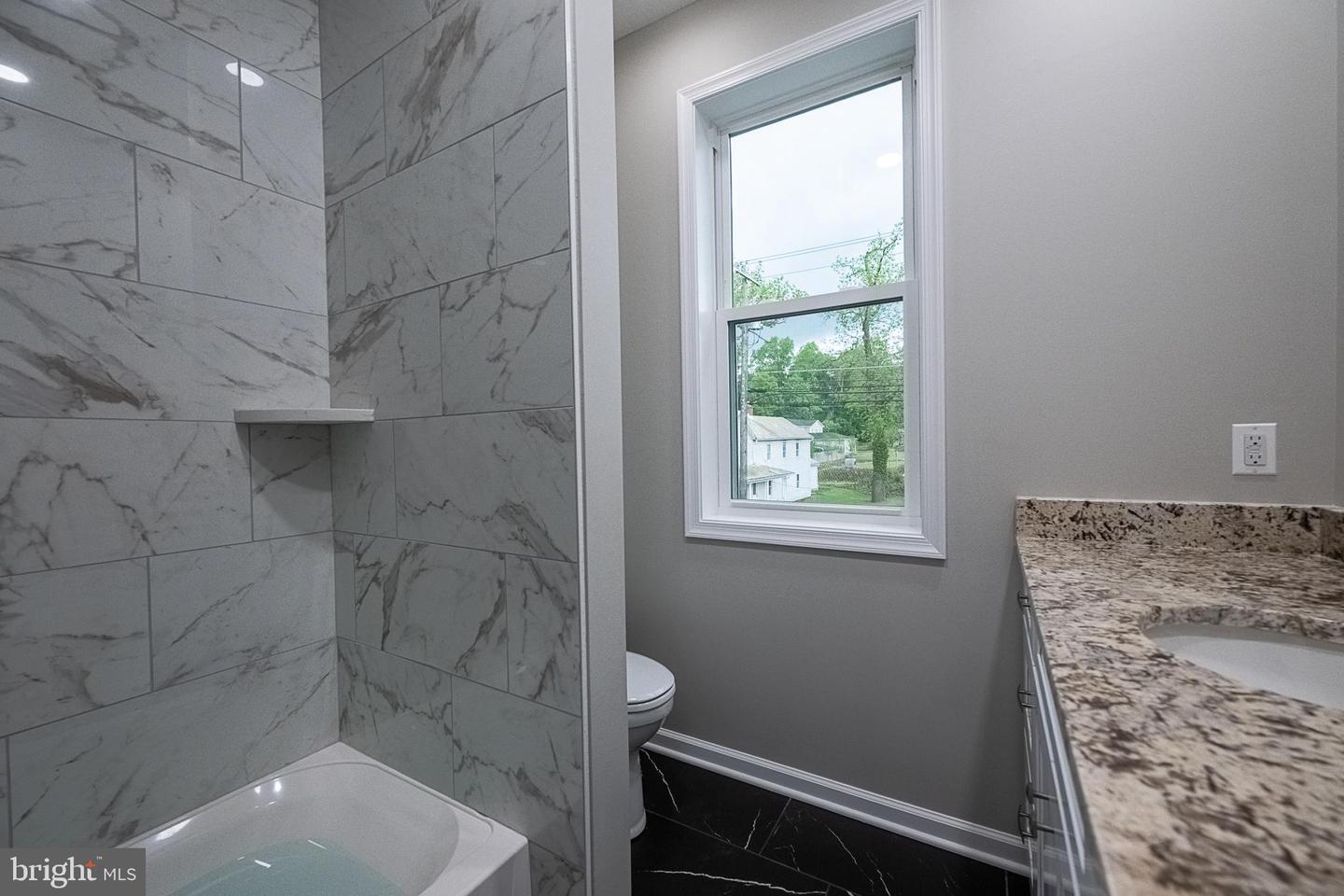 120 E MAIN ST, BOYCE, Virginia 22620, 4 Bedrooms Bedrooms, 10 Rooms Rooms,3 BathroomsBathrooms,Residential,For sale,120 E MAIN ST,VACL2003718 MLS # VACL2003718