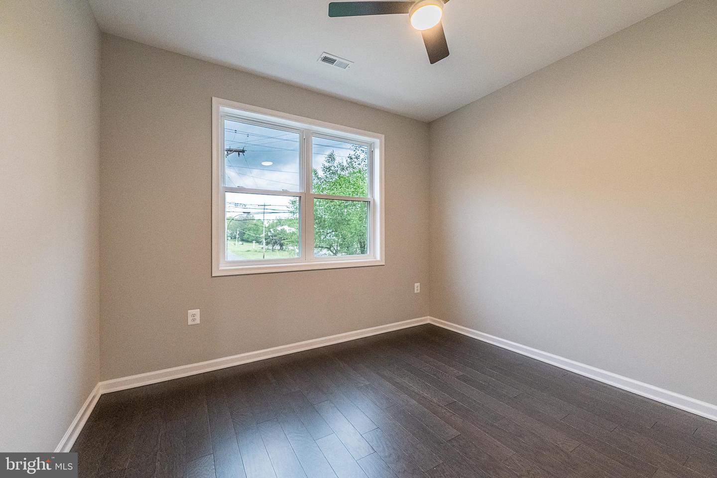 120 E MAIN ST, BOYCE, Virginia 22620, 4 Bedrooms Bedrooms, 10 Rooms Rooms,3 BathroomsBathrooms,Residential,For sale,120 E MAIN ST,VACL2003718 MLS # VACL2003718