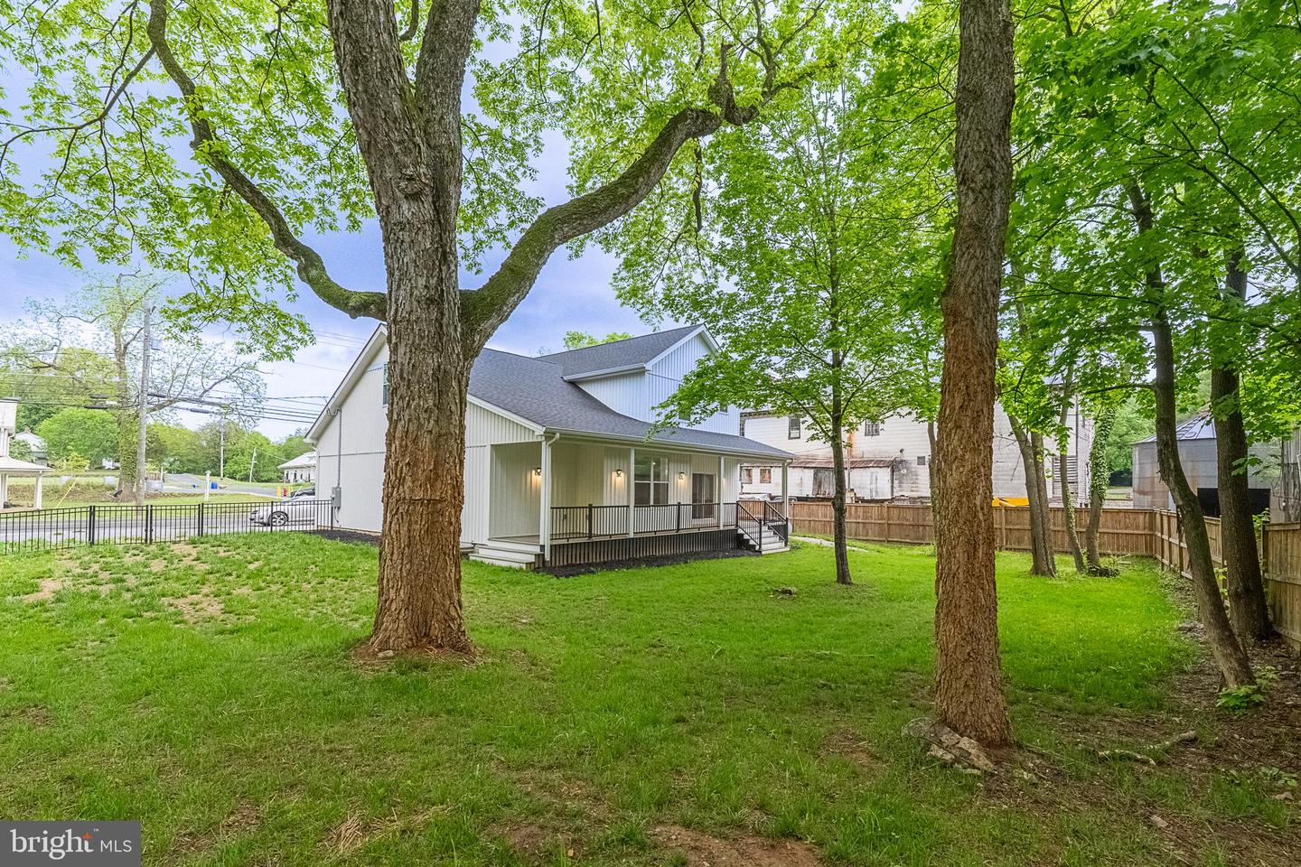 120 E MAIN ST, BOYCE, Virginia 22620, 4 Bedrooms Bedrooms, 10 Rooms Rooms,3 BathroomsBathrooms,Residential,For sale,120 E MAIN ST,VACL2003718 MLS # VACL2003718