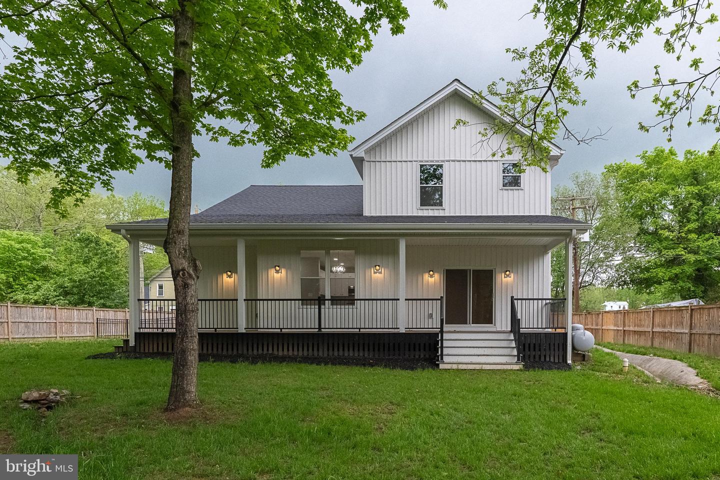 120 E MAIN ST, BOYCE, Virginia 22620, 4 Bedrooms Bedrooms, 10 Rooms Rooms,3 BathroomsBathrooms,Residential,For sale,120 E MAIN ST,VACL2003718 MLS # VACL2003718