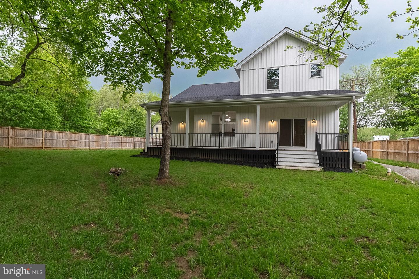 120 E MAIN ST, BOYCE, Virginia 22620, 4 Bedrooms Bedrooms, 10 Rooms Rooms,3 BathroomsBathrooms,Residential,For sale,120 E MAIN ST,VACL2003718 MLS # VACL2003718