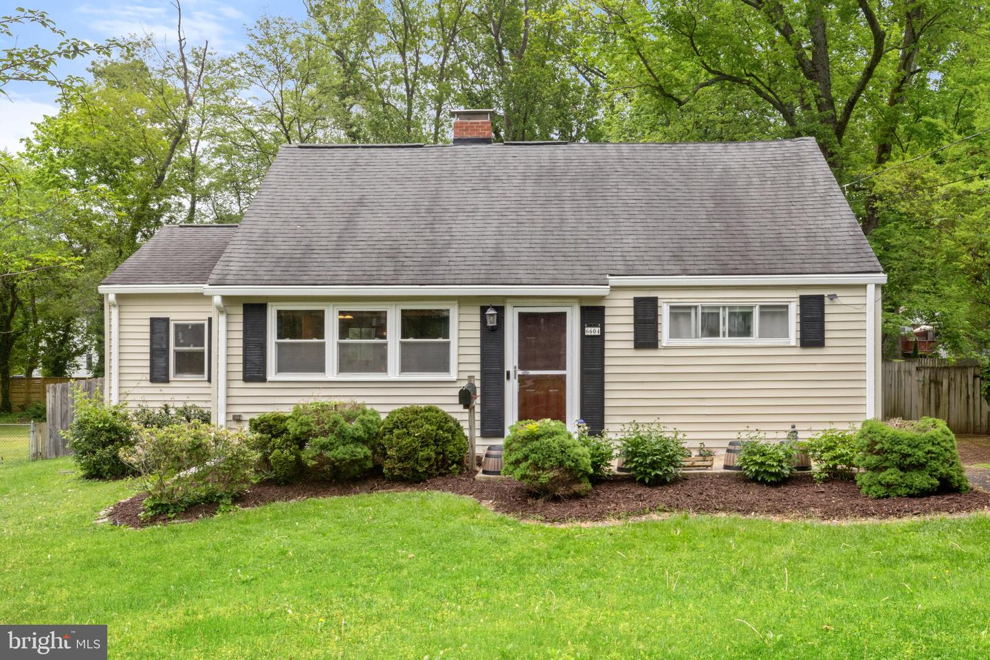 6604 BARRETT RD, FALLS CHURCH, Virginia 22042, 3 Bedrooms Bedrooms, ,2 BathroomsBathrooms,Residential,For sale,6604 BARRETT RD,VAFX2239232 MLS # VAFX2239232