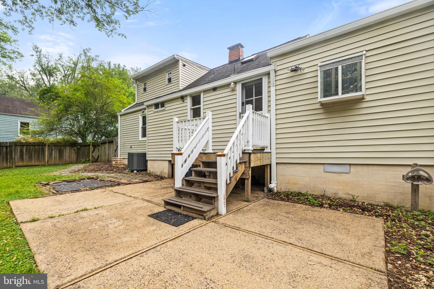 6604 BARRETT RD, FALLS CHURCH, Virginia 22042, 3 Bedrooms Bedrooms, ,2 BathroomsBathrooms,Residential,For sale,6604 BARRETT RD,VAFX2239232 MLS # VAFX2239232