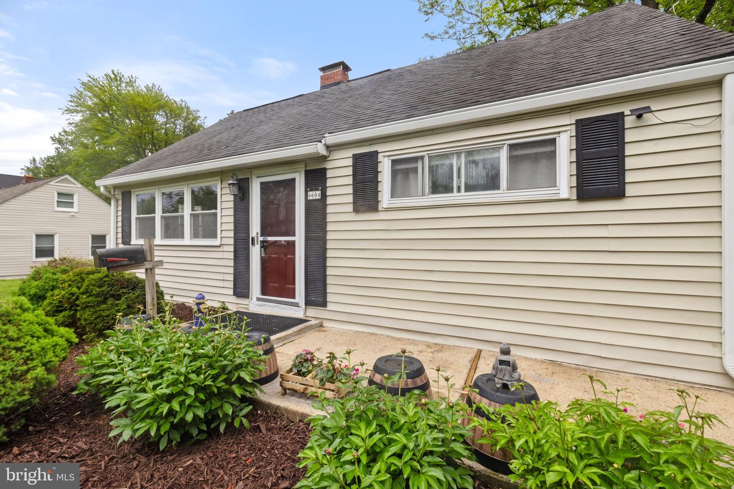 6604 BARRETT RD, FALLS CHURCH, Virginia 22042, 3 Bedrooms Bedrooms, ,2 BathroomsBathrooms,Residential,For sale,6604 BARRETT RD,VAFX2239232 MLS # VAFX2239232