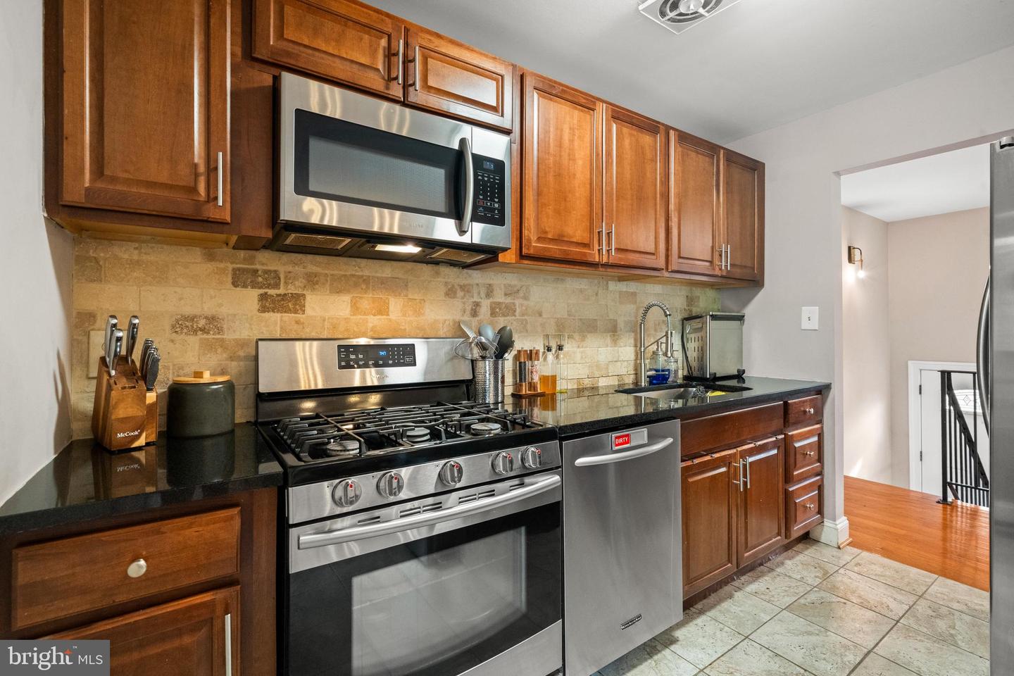 14373 SHETLAND CT, WOODBRIDGE, Virginia 22193, 5 Bedrooms Bedrooms, ,2 BathroomsBathrooms,Residential,For sale,14373 SHETLAND CT,VAPW2094206 MLS # VAPW2094206