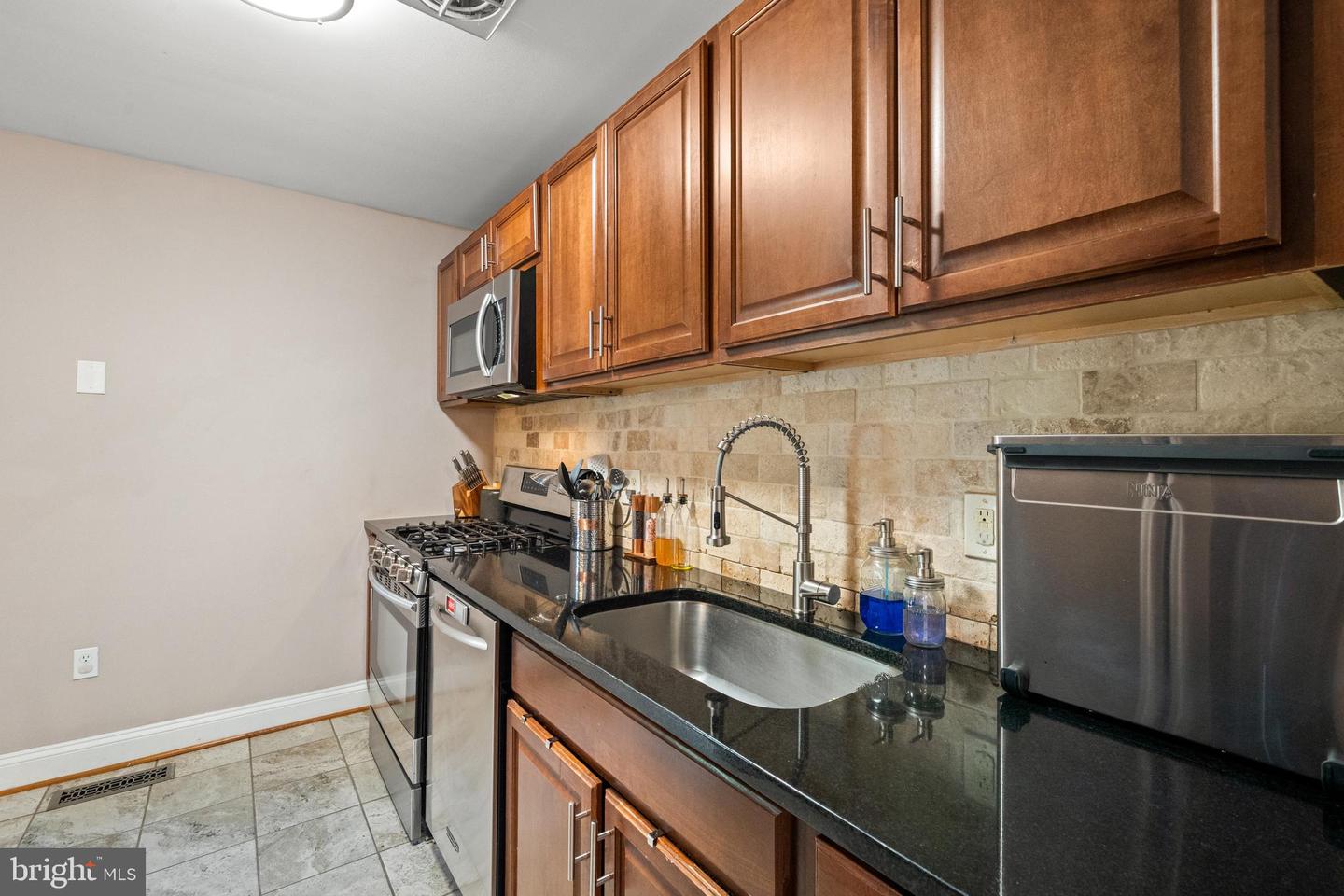 14373 SHETLAND CT, WOODBRIDGE, Virginia 22193, 5 Bedrooms Bedrooms, ,2 BathroomsBathrooms,Residential,For sale,14373 SHETLAND CT,VAPW2094206 MLS # VAPW2094206