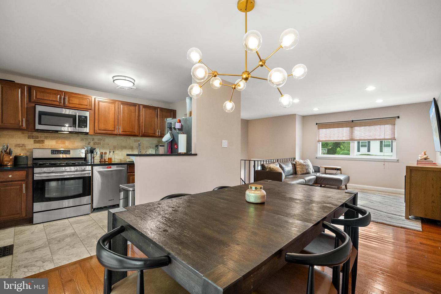14373 SHETLAND CT, WOODBRIDGE, Virginia 22193, 5 Bedrooms Bedrooms, ,2 BathroomsBathrooms,Residential,For sale,14373 SHETLAND CT,VAPW2094206 MLS # VAPW2094206