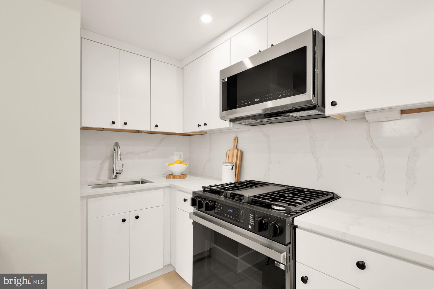 1708 16TH ST NW #2, WASHINGTON, District Of Columbia 20009, 1 Bedroom Bedrooms, ,1 BathroomBathrooms,Residential,For sale,1708 16TH ST NW #2,DCDC2199542 MLS # DCDC2199542