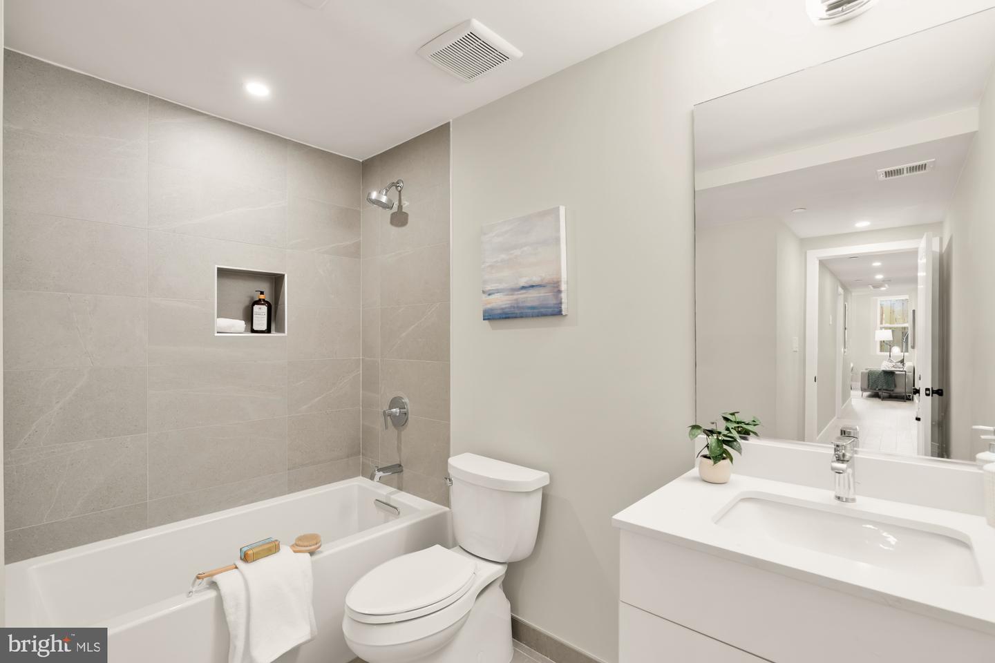 1708 16TH ST NW #2, WASHINGTON, District Of Columbia 20009, 1 Bedroom Bedrooms, ,1 BathroomBathrooms,Residential,For sale,1708 16TH ST NW #2,DCDC2199542 MLS # DCDC2199542