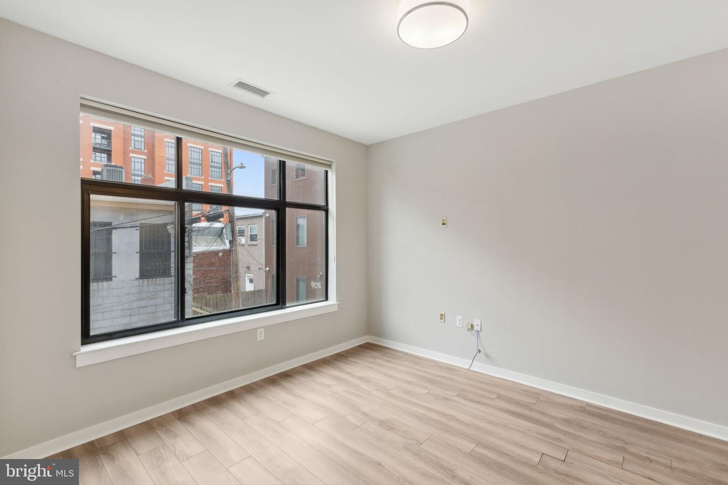 911 2ND ST NE #207, WASHINGTON, District Of Columbia 20002, 1 Bedroom Bedrooms, ,2 BathroomsBathrooms,Residential,For sale,911 2ND ST NE #207,DCDC2199484 MLS # DCDC2199484
