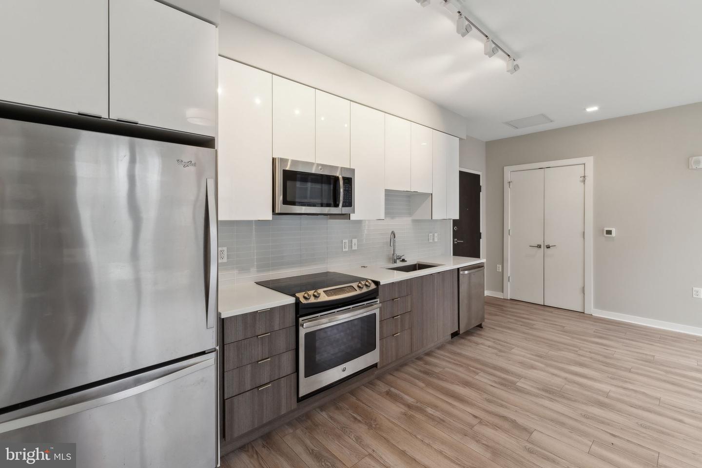 911 2ND ST NE #207, WASHINGTON, District Of Columbia 20002, 1 Bedroom Bedrooms, ,2 BathroomsBathrooms,Residential,For sale,911 2ND ST NE #207,DCDC2199484 MLS # DCDC2199484