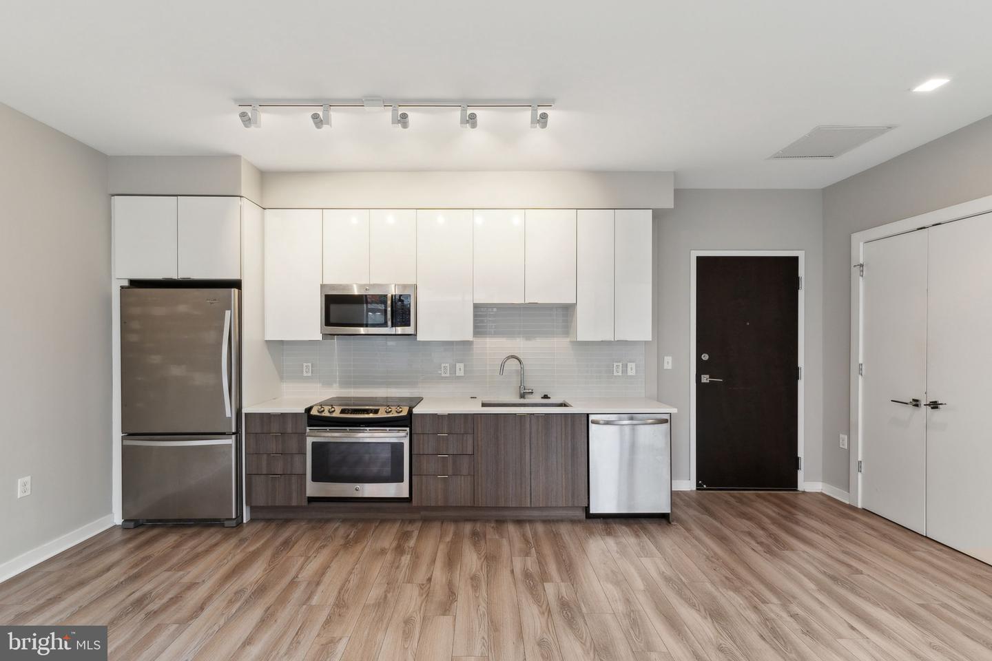 911 2ND ST NE #207, WASHINGTON, District Of Columbia 20002, 1 Bedroom Bedrooms, ,2 BathroomsBathrooms,Residential,For sale,911 2ND ST NE #207,DCDC2199484 MLS # DCDC2199484