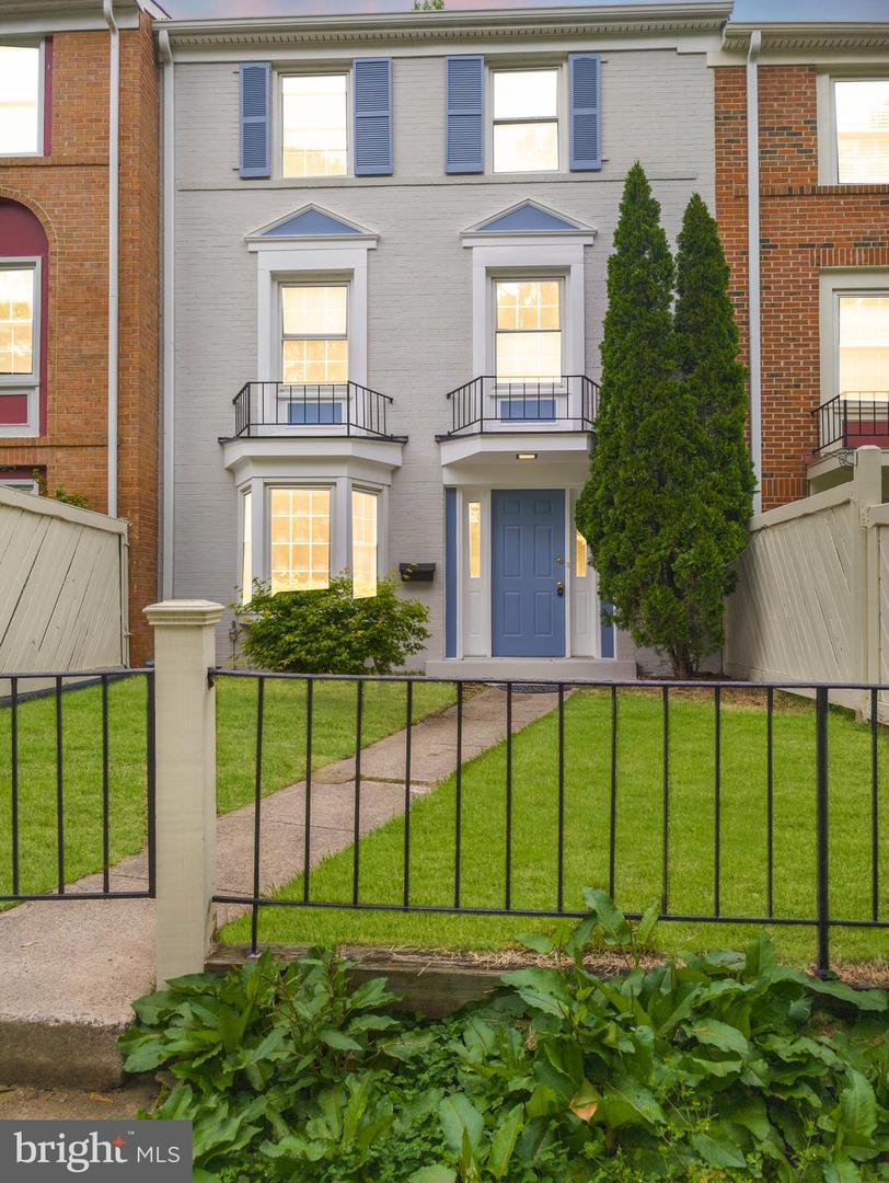 4318 GRAMERCY CIR, ALEXANDRIA, Virginia 22309, 4 Bedrooms Bedrooms, ,2 BathroomsBathrooms,Residential,For sale,4318 GRAMERCY CIR,VAFX2239268 MLS # VAFX2239268